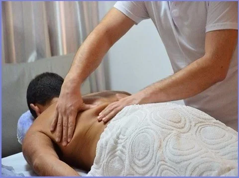 Vico Massagista - Massoterapia clínica - São José SC - para dores nas costas, coluna, lombar, torcicolo, hérnia de disco, ombro e pescoço