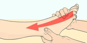 Massagem para dor no tornozelo em São José SC (grande Florianópolis: São José SC, Florianópolis, Palhoça, Biguaçu, Antônio Carlos SC, São Pedro de Alcântara SC, Santo Amaro da Imperatriz e demais cidades da região) com Vico Massagista e Quiropraxia. Vico Massagista e Quiropraxia, profissional experiente e qualificado, atende em São José SC e oferece: quiropraxia, massagem terapêutica, massoterapia, ventosas, ventosaterapia, massagem relaxante, massagem modeladora, massagem sueca, massagem desportiva, drenagem linfática, liberação miofascial, acupuntura auricular (auriculoterapia), reflexologia, massagem shiatsu, massagem tuiná, massagem seitai, terapias e massagens em São José SC (grande Florianópolis). Vico Massagista e Quiropraxia é profissional com mais de 30 anos de experiência e bons serviços no tratamento e alívio das dores no tornozelo com massagem em São José SC.